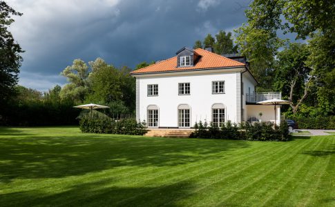 Letar du villa i Djursholm? Kontakta då Skeppsholmen Sotheby’s International Realty.