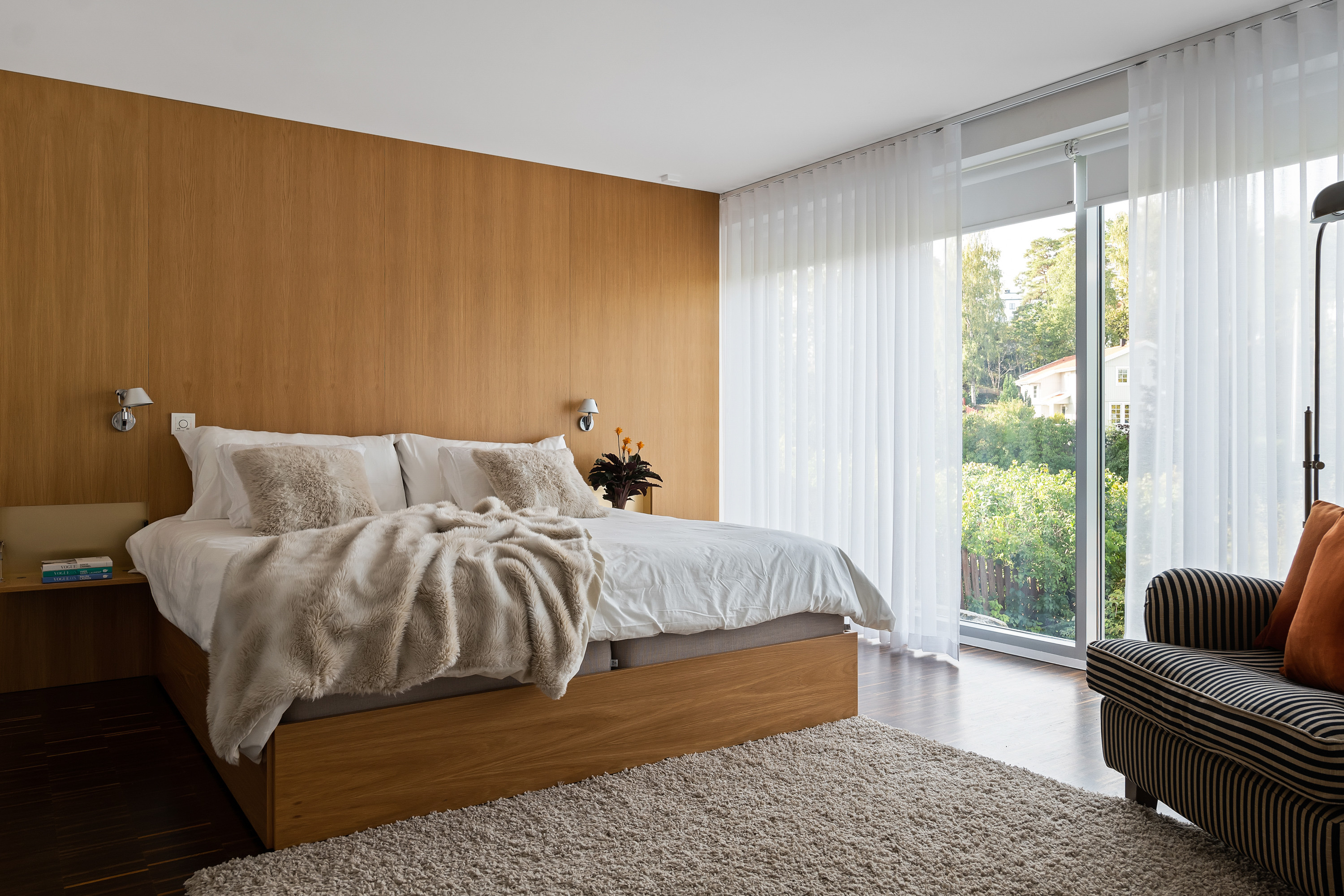 När du letar fastighetsmäklare i Stockholm kontakta Skeppsholmen Sotheby’s International Realty. De har allt från paradvåningar och slott till små häftiga lägenheter i rätt områden. Perfekt när du ska köpa bostad i Stockholm eller på Lidingö.