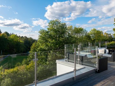 När du letar fastighetsmäklare i Stockholm kontakta Skeppsholmen Sotheby’s International Realty. De har allt från paradvåningar och slott till små häftiga lägenheter i rätt områden. Perfekt när du ska köpa bostad i Stockholm eller på Lidingö.