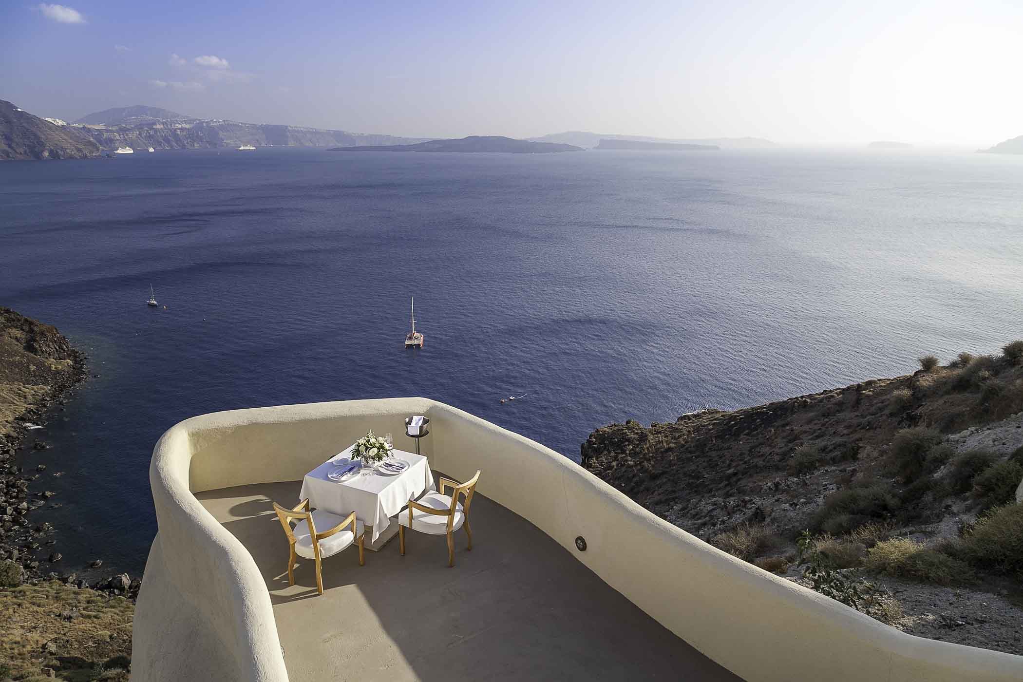 Mystique - ett exklusivt hotell i Grekland. Lyxhotell på Santorini. Vi presenterar hotell och resorts som har det där lilla extra.