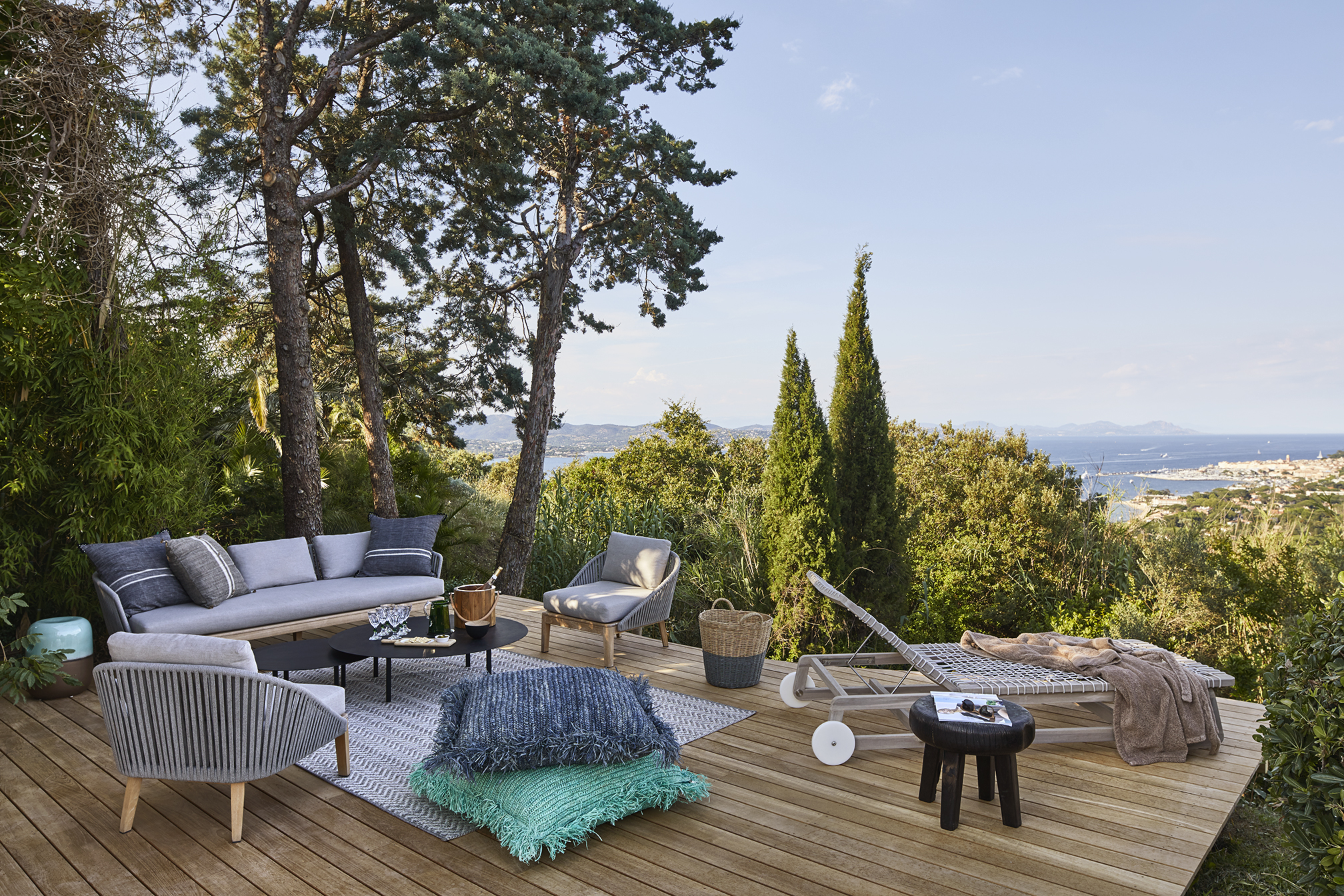 HOOM har besökt ett av inredningsarkitekten Stephanie Coutas senaste projekt, en storslagen villa i Saint-Tropez på Rivieran.