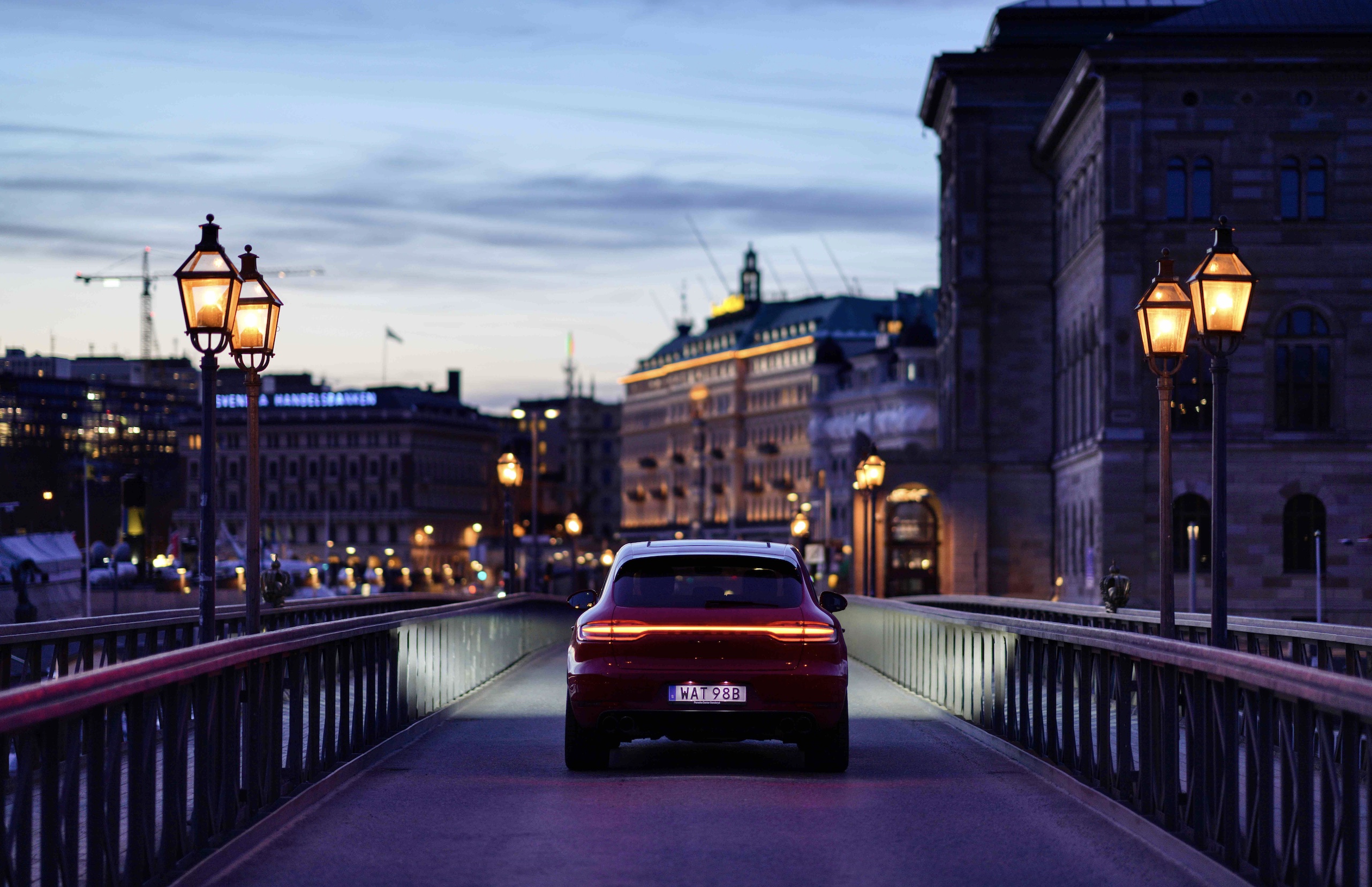 Porsche Macan GTS är en bil som kombinerar det sportiga och det sofistikerade på ett nytt sätt. Finns i Stockholm.