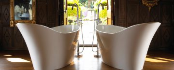 Amalfi kommer från Victoria & Albert. Perfekt för exklusiva badrum. Extra lyxigt om man har två fristående badkar.