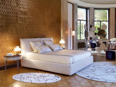 Sängen En-Tete från exklusiva Roche Bobois. Perfekt för dig som vill ha en exklusiv säng i ett exklusivt sovrum.