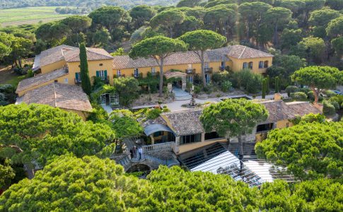 Villa Marie Saint-Tropez. Ett exklusivt hotell på franska Rivieran. Se fler exklusiva hotell och resorts på vår sajt.