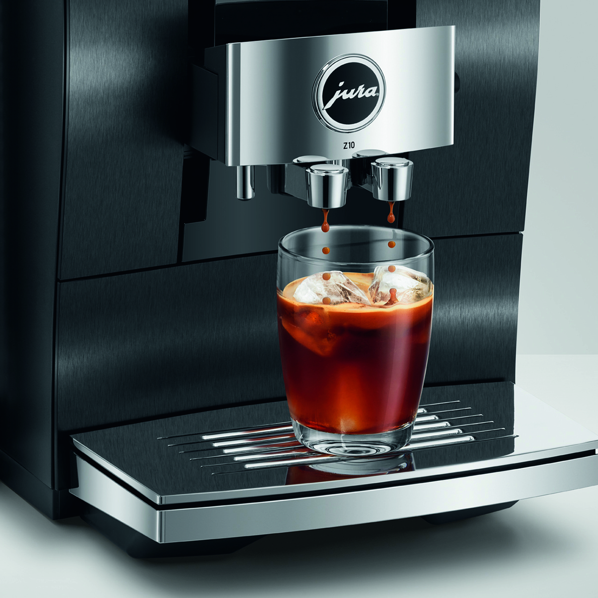 Nyhet från JURA - nya Z10 är en revolutionerande och exklusiv kaffemaskin som gör det godaste kaffet tu kan tänka dig.