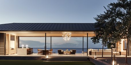 Vi visar upp världens bästa arkitekter på vår webb och i vårt exklusiva magasin. Inspirerande arkitektur och drömboenden från den internationella arenan.