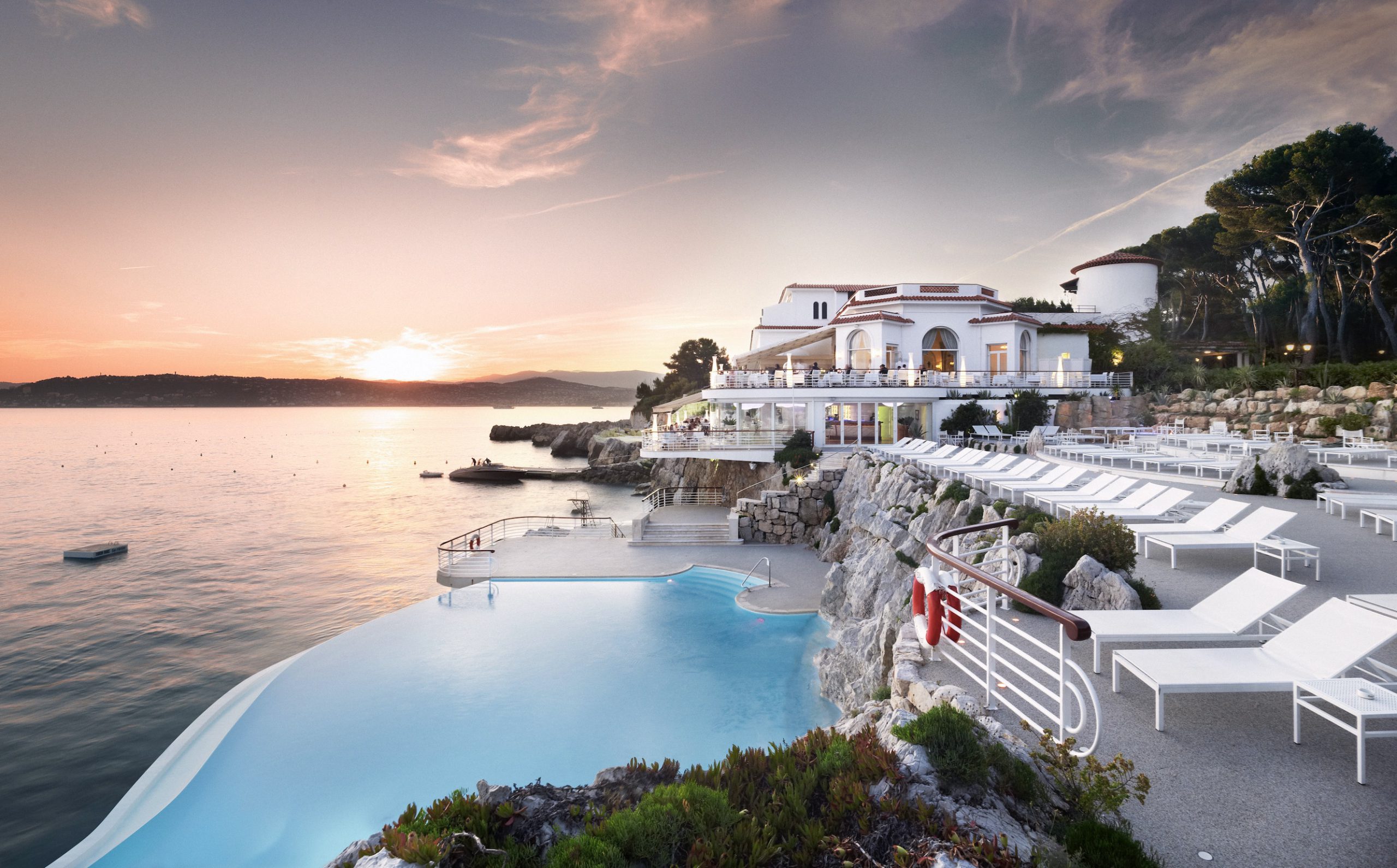 Hotel du Cap-Eden-Roc på Rivieran. Ta en titt i vår guide om du letar efter exklusiva hotell och exklusiva resorts.