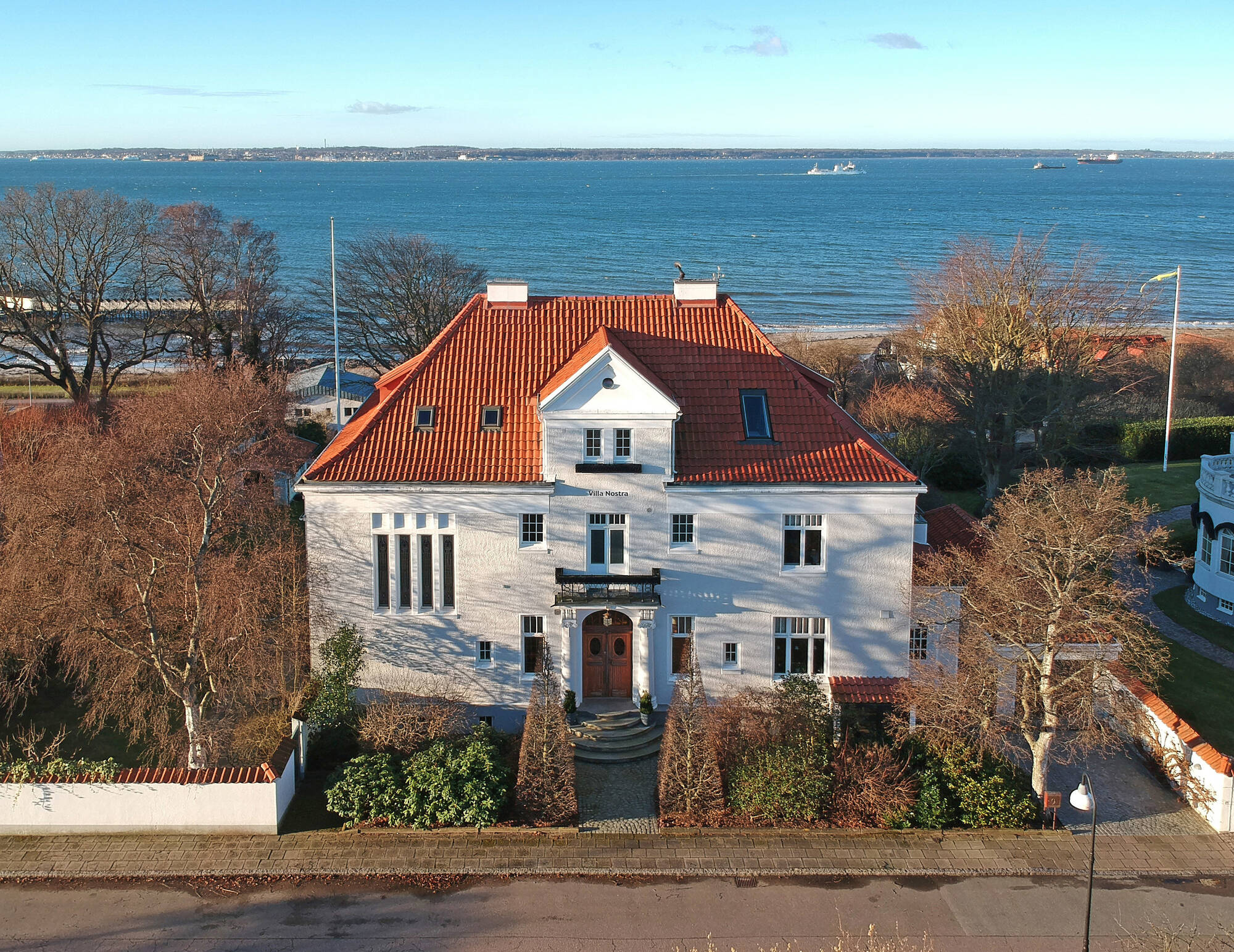 När du vill sälja exklusiva fastigheter i Helsingborg med omnejd. När du söker den bästa fastighetsmäklaren, med prisrekord, i Helsingborg.
