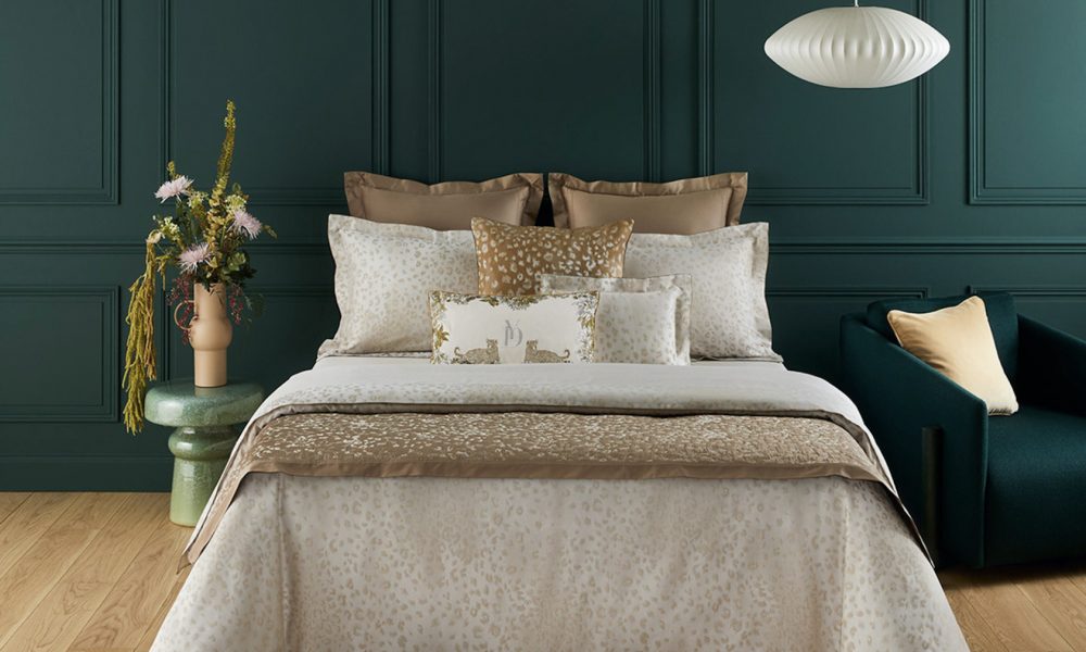 Exklusiva sängkläder för det lyxiga sovrummet.