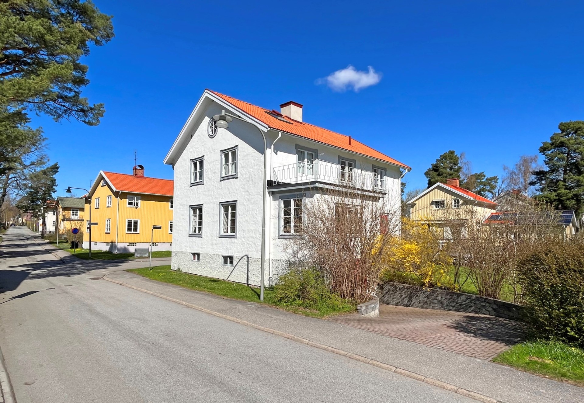 När du söker exklusiva villor och bostadsrätter i Bromma.