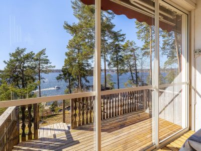 När du söker exklusiva villor, bostadsrätter och sjöställen i Stockholm med omnejd.