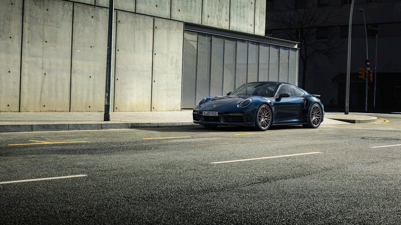 Porsche 911 Turbo. Här presenterar vi exklusiva bilar och lyxbilar med fokus på Stockholm.