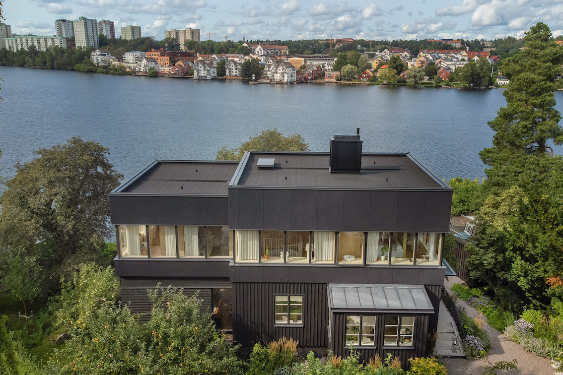 Kontakta Bjurfors Beyond om du söker eller ska sälja exklusiva villor eller bostadsrätter i Stockholm.
