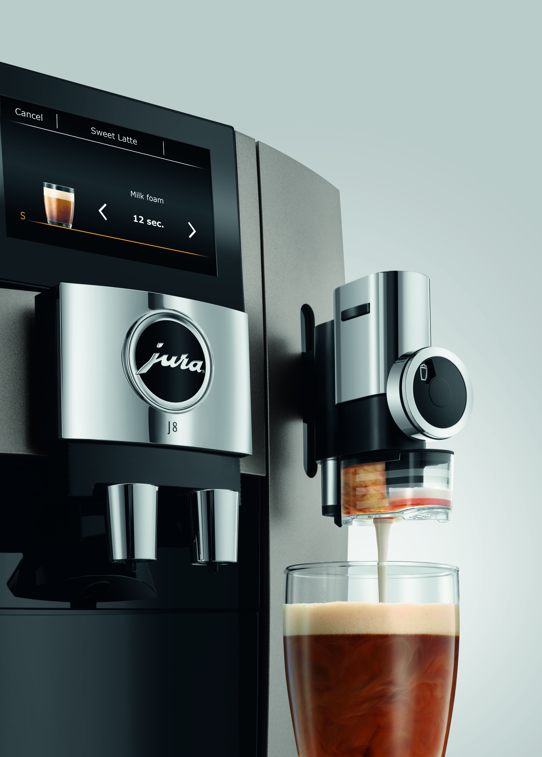 Den nya J-linjen från JURA kombinerar tekniska innovationer med fulländad design. Det fantastiska med J8 är att den inte bara tillreder hela utbudet av klassiska kaffedrycker utan dessutom har ännu fler specialiteter.