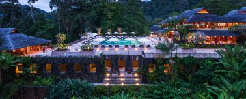 The Datai Langkawi. Ett lyxhotell inbäddat i tio miljoner år gammal regnskog vid Andamansjön. Villor i trädkronorna, privat strand, hyllat spa.