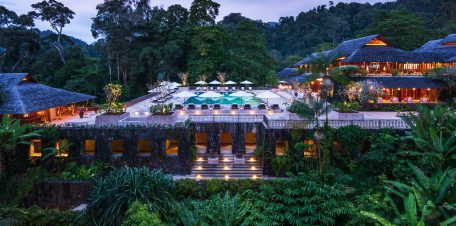 The Datai Langkawi. Ett lyxhotell inbäddat i tio miljoner år gammal regnskog vid Andamansjön. Villor i trädkronorna, privat strand, hyllat spa.