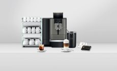 JURA X-linjen är den perfekta kaffemaskinen på jobbet. En flexibel och exklusiv kaffemaskin av högsta kvalitet.