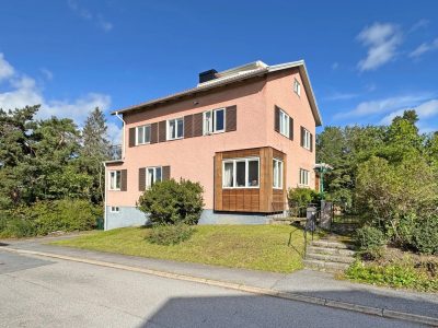 Fjelkners Fastighetsmäkleri erbjuder exklusiva villor och bostadsrätter i Bromma.