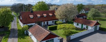 Jakobssons Bjäremäklaren erbjuder exklusiva gårdar och villor i Båstad och Torekov.