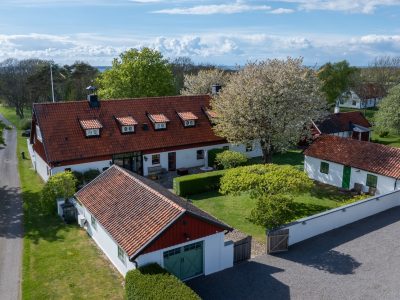 Jakobssons Bjäremäklaren erbjuder exklusiva gårdar och villor i Båstad och Torekov.