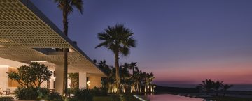 Island Villa på Jumeirah Bay Island i Dubai väljer återhållsamhet framför överdåd. Arkitektur av SAOTA och inredning av ARRCC och OKHA.