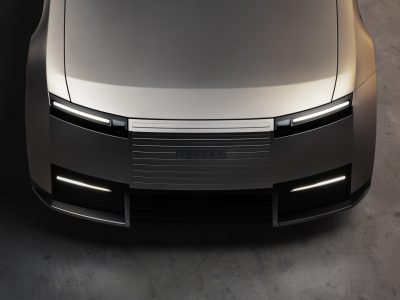 Jaguar Type 01 sedd ovanifrån med räfflad frontpanel och smala strålkastare